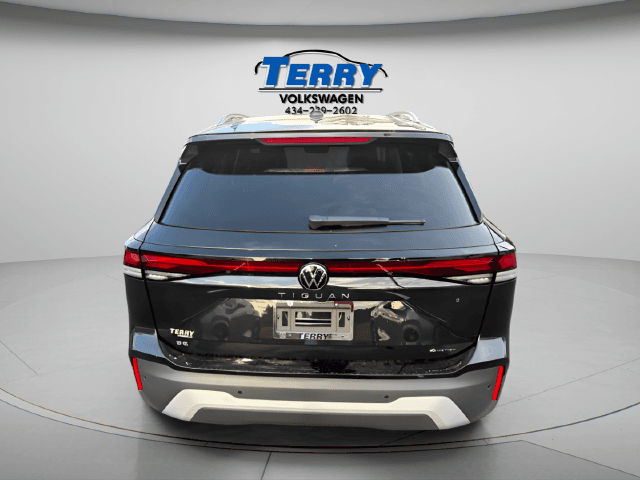 New 2026 Volkswagen Tiguan SE - photo - 2