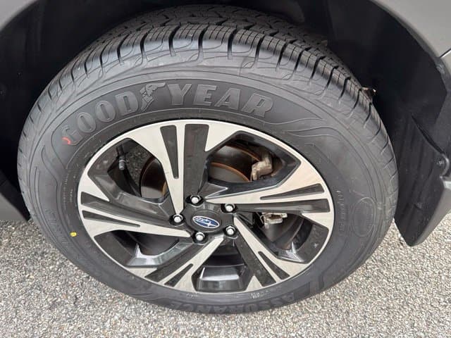Pre-Owned 2024 Subaru Crosstrek Premium - photo - 7