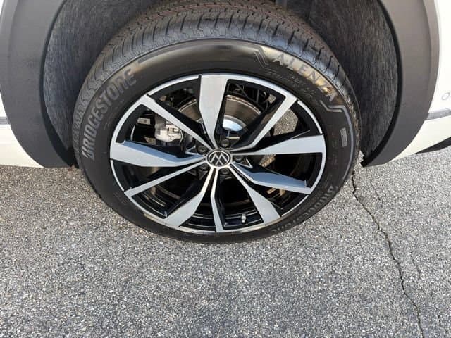 New 2026 Volkswagen Atlas Cross Sport SEL Premium R-Line - photo - 9