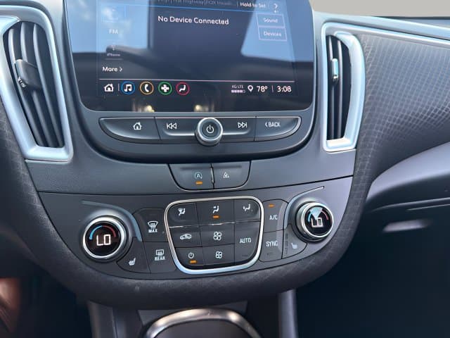 Pre-Owned 2024 Chevrolet Malibu LT - photo - 13