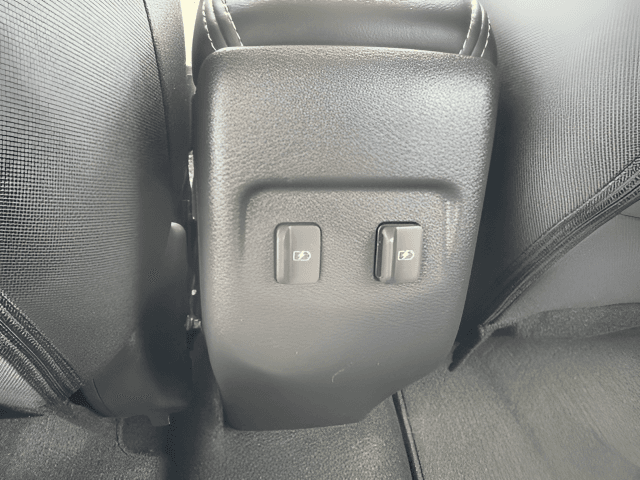 Pre-Owned 2023 Nissan Kicks SR - photo - 7