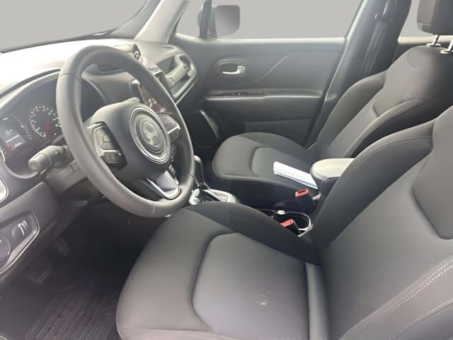 Pre-Owned 2023 Jeep Renegade Latitude - photo - 17