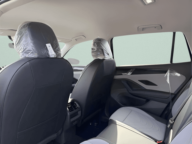 New 2026 Volkswagen Tiguan SE - photo - 5