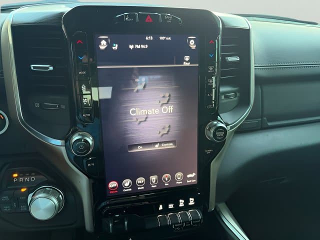 Pre-Owned 2019 Ram 1500 Laramie - photo - 11