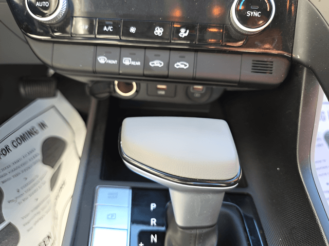 Pre-Owned 2023 Hyundai Elantra SEL - photo - 15