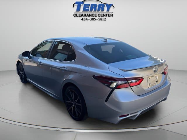 Pre-Owned 2022 Toyota Camry SE - photo - 3