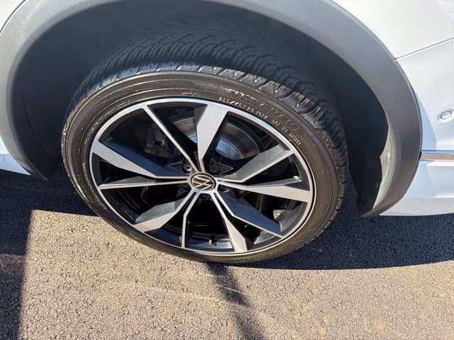 Pre-Owned 2022 Volkswagen Tiguan 2.0T SEL R-Line - photo - 31