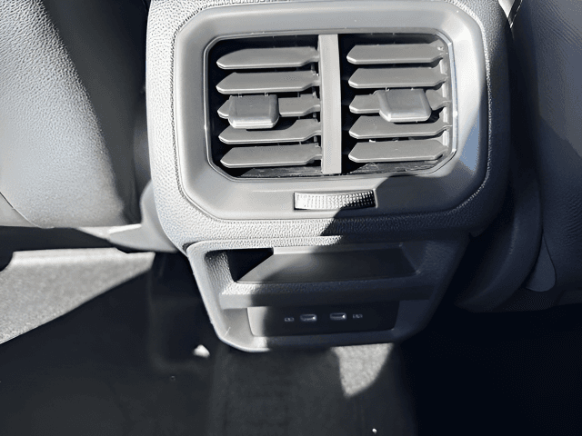 New 2026 Volkswagen Taos 1.5T SE - photo - 9