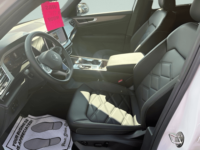 New 2026 Volkswagen Atlas Cross Sport SE w/Technology - photo - 4