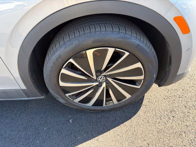 Pre-Owned 2024 Volkswagen ID.4 S - photo - 26