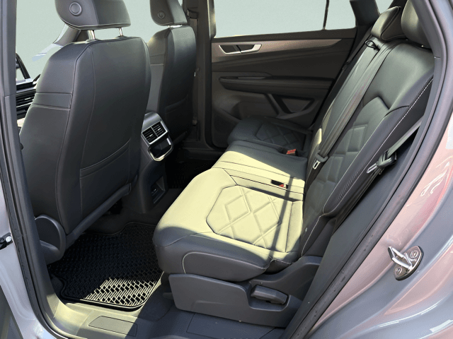 New 2026 Volkswagen Atlas Cross Sport SE - photo - 5