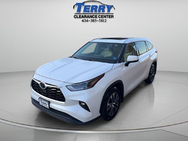 Pre-Owned 2021 Toyota Highlander XLE - photo - 2