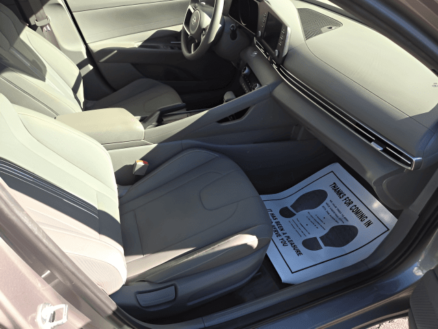 Pre-Owned 2023 Hyundai Elantra SEL - photo - 14