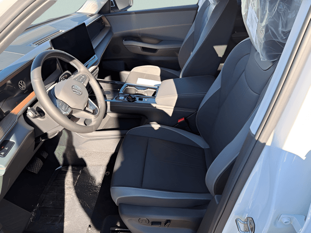 New 2027 Volkswagen Atlas SE w/Technology - photo - 4