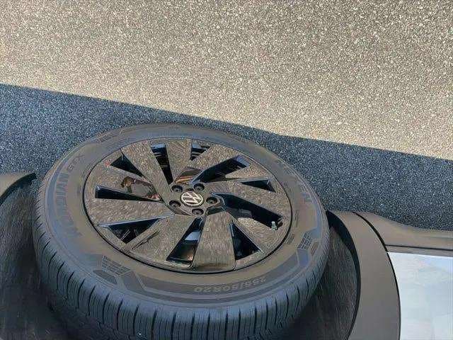 New 2026 Volkswagen Atlas SE w/Technology - photo - 8