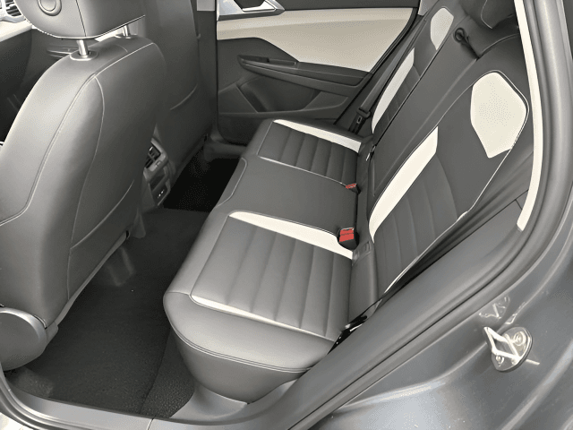 New 2026 Volkswagen Taos 1.5T SEL - photo - 8