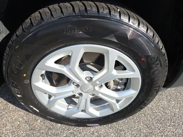 Pre-Owned 2024 Jeep Compass Latitude - photo - 14