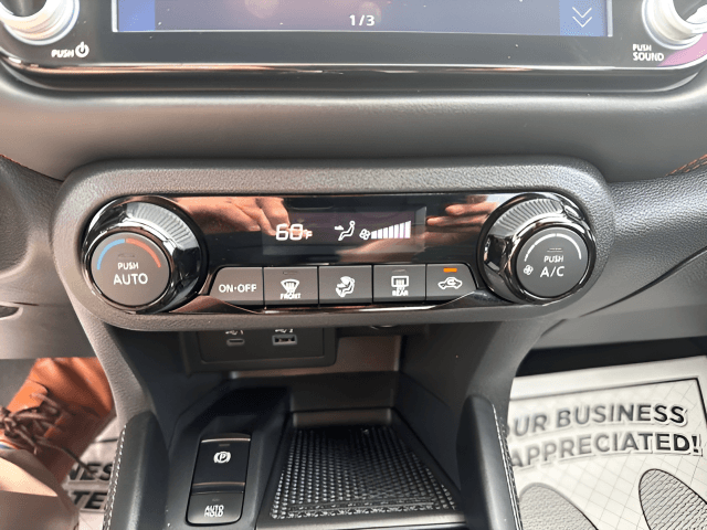 Pre-Owned 2023 Nissan Kicks SR - photo - 18