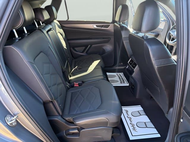 Pre-Owned 2024 Volkswagen Atlas Cross Sport 2.0T SE w/Technology - photo - 24