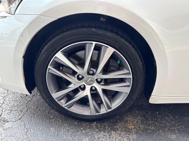 Pre-Owned 2020 Lexus IS 300 - photo - 10