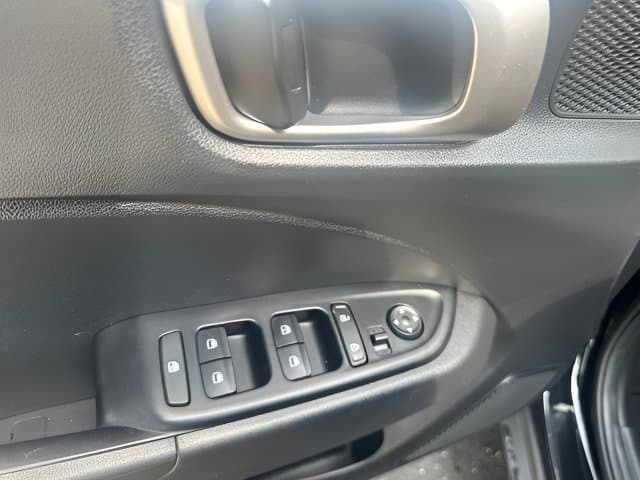 Pre-Owned 2023 Hyundai Venue SEL - photo - 5