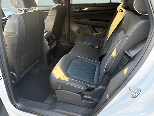 New 2026 Volkswagen Atlas Cross Sport SEL Premium R-Line - photo - 5