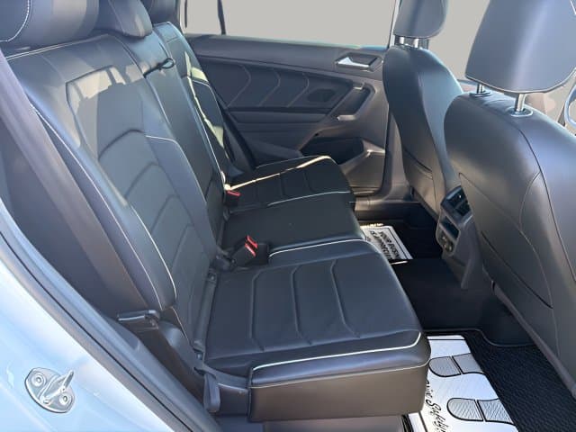 Pre-Owned 2022 Volkswagen Tiguan 2.0T SEL R-Line - photo - 26