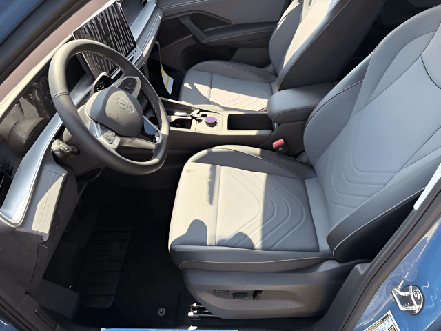New 2026 Volkswagen Tiguan SE - photo - 4