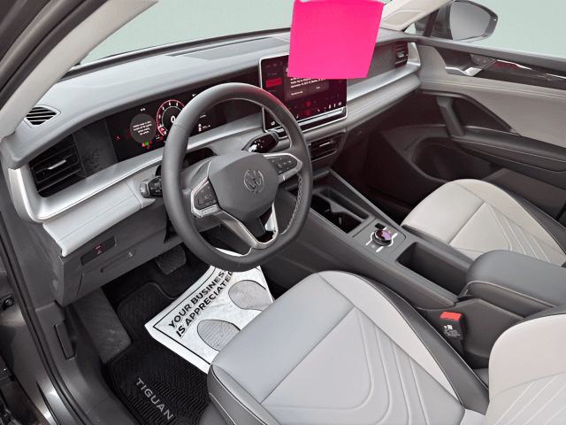 New 2026 Volkswagen Tiguan SE - photo - 3