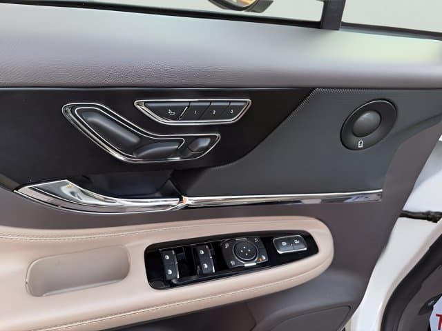 Pre-Owned 2022 Lincoln Corsair Reserve - photo - 8
