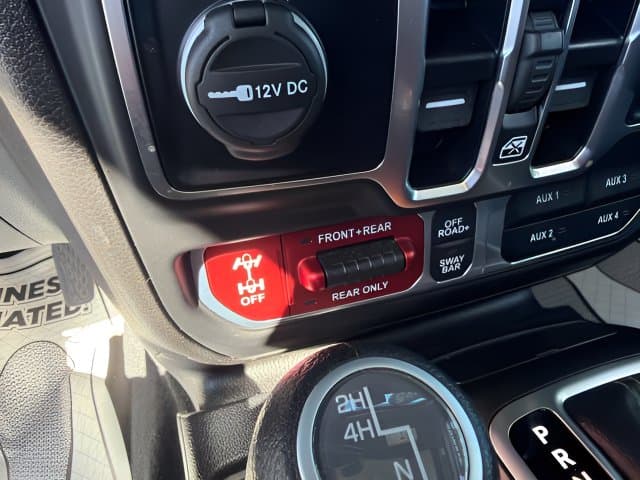 Pre-Owned 2025 Jeep Wrangler Rubicon - photo - 24