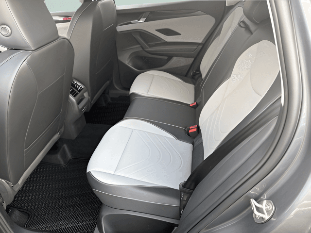 New 2026 Volkswagen Tiguan SE - photo - 6