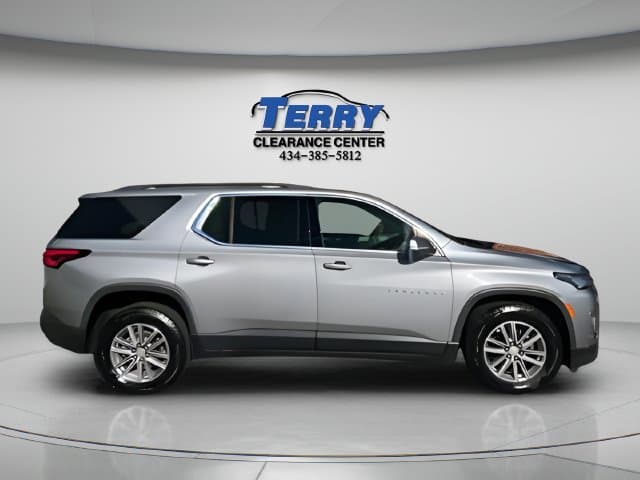 Pre-Owned 2023 Chevrolet Traverse LT - photo - 0
