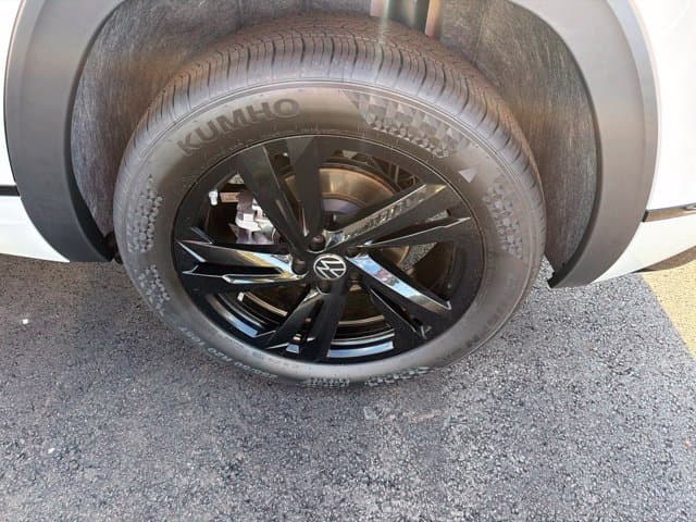 New 2026 Volkswagen Atlas Cross Sport SEL R-Line Black - photo - 9