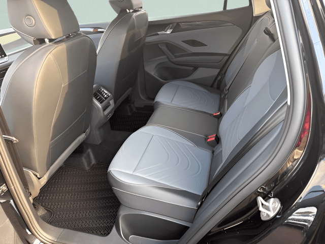 New 2026 Volkswagen Tiguan SE - photo - 5