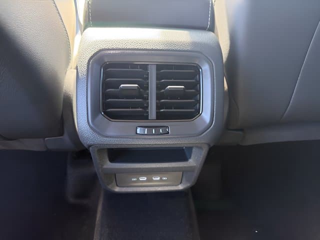 New 2027 Volkswagen Taos 1.5T SE - photo - 9