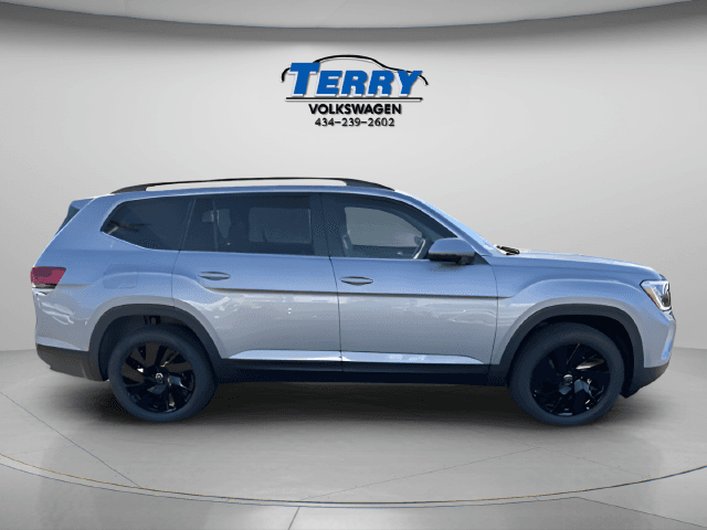 New 2026 Volkswagen Atlas SE w/Technology - photo - 0