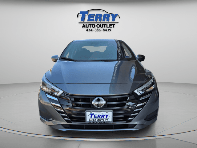 Pre-Owned 2025 Nissan Versa 1.6 SV - photo - 1