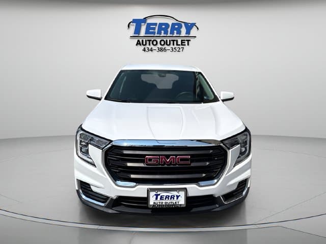 Pre-Owned 2024 GMC Terrain SLE - photo - 2