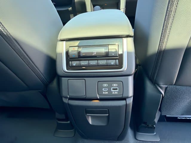 New 2026 Subaru Ascent Limited - photo - 17