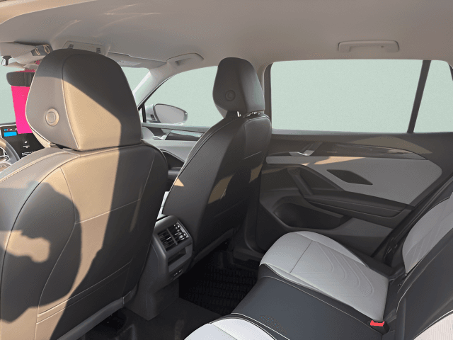 New 2026 Volkswagen Tiguan SE - photo - 6
