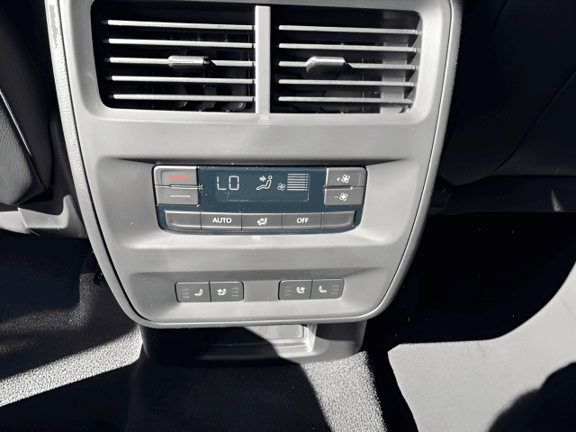New 2027 Volkswagen Atlas SEL - photo - 7