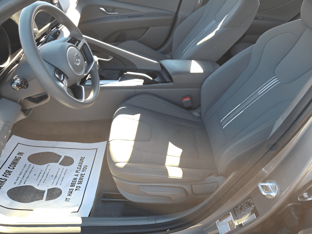 Pre-Owned 2023 Hyundai Elantra SEL - photo - 10