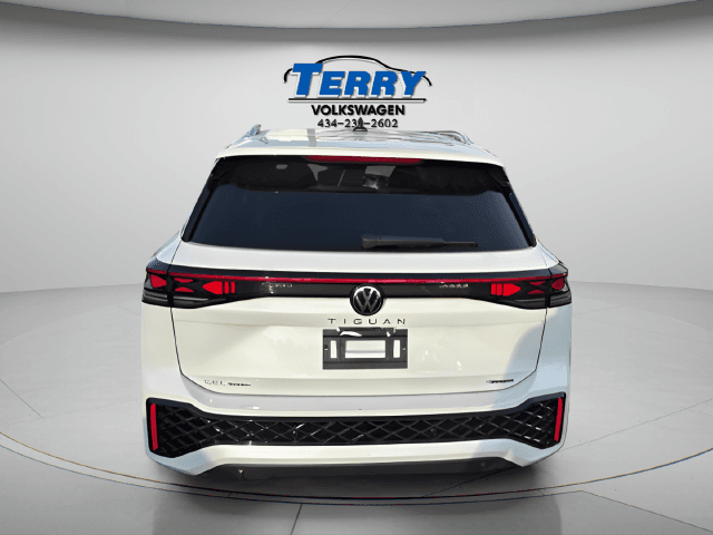 New 2026 Volkswagen Tiguan SEL R-Line Turbo - photo - 2