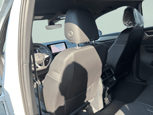 New 2026 Volkswagen Atlas Cross Sport SE w/Technology - photo - 6