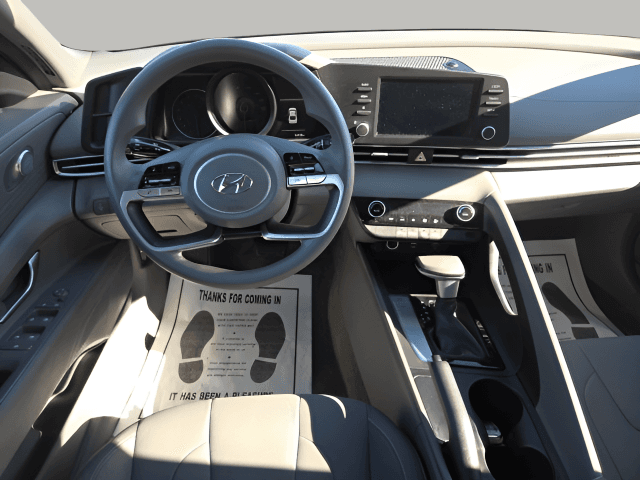 Pre-Owned 2023 Hyundai Elantra SEL - photo - 8