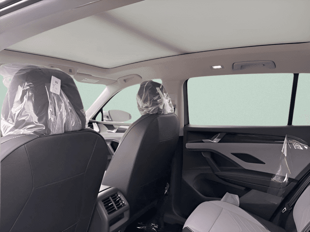 New 2026 Volkswagen Tiguan SE - photo - 4