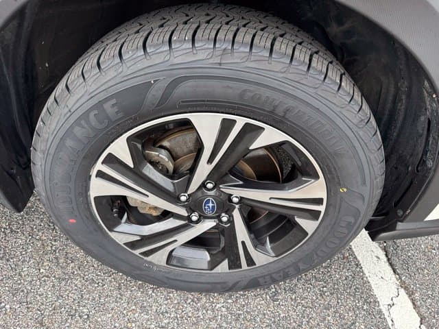 Pre-Owned 2024 Subaru Crosstrek Premium - photo - 9