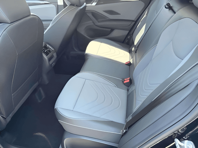 New 2026 Volkswagen Tiguan SE - photo - 7