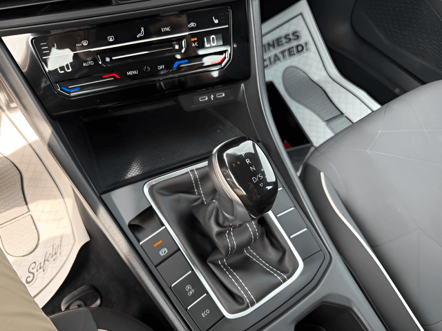 Pre-Owned 2025 Volkswagen Jetta 1.5T Sport - photo - 20